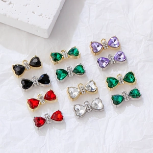 Pendentifs nœuds avec cristaux de cœur colorés et zircon pour création de bijoux