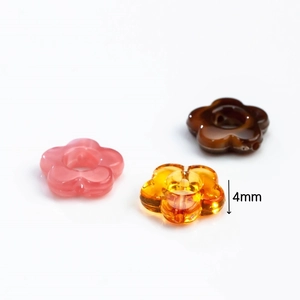 Set of 14mm acrylic 5-petal flower beads in pink and amber colors with 4mm thickness