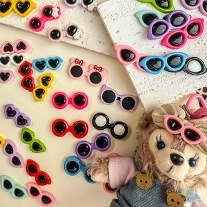 Colorful resin heart-shaped mini doll glasses for DIY crafts and doll accessories