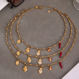 Collier en acier inoxydable doré avec pendentifs cœur, médaille et breloques
