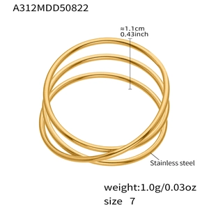 Top view of 18k gold plated stainless steel intertwined rings with size measurements