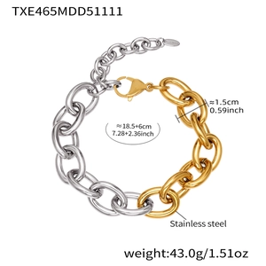 Dettaglio del bracciale a catena cubana bicolore in acciaio inossidabile con dimensioni e chiusura