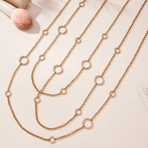 Mehrlagige goldene Edelstahlkette mit zirkonbesetzten runden Ringen für Damen