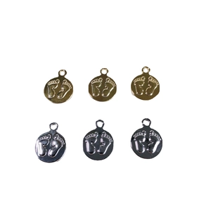 Anhänger mit Babyfüßen aus Legierung in Gold und Silber für DIY-Halsketten und Schmuck