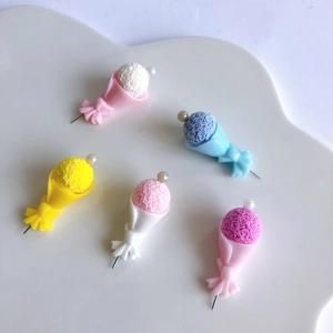 Five-piece set of colorful floral bouquet pendants with resin roses and pearl accents