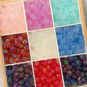 Perline a stella in resina aurora colorate per gioielli fai-da-te in scatola di legno a 9 vani