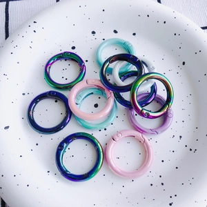 Gekleurde metalen veerringen voor DIY sieraden maken en sleutelhanger accessoires