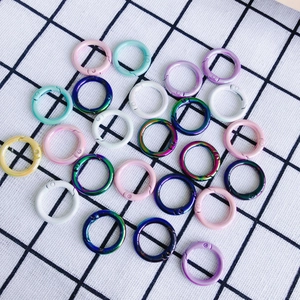 Gekleurde DIY ronde veerringen met lakafwerking voor tassenaccessoires en sleutelhangers