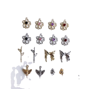 Kit bijoux DIY avec papillons fleurs cœurs et pendentifs en alliage colorés