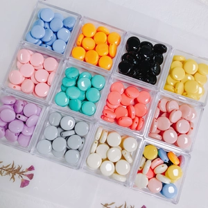Cuentas redondas de acrílico de colores para joyería DIY en cajas de almacenamiento