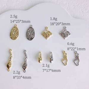 Vintage Alloy Relief Coin Square Irregular Wave Finger Heart Charms For DIY Necklace Bracelet Jewelry Making Accessories