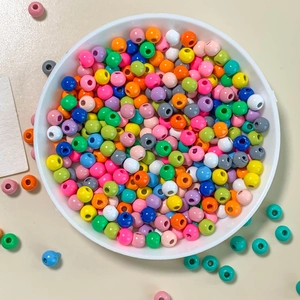 Kleurrijk assortiment ronde gelakte kralen voor DIY sieraden en kettingen