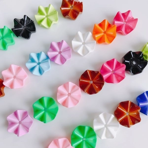 Cuentas de flores de acrílico de 6 pétalos para joyería DIY y cadenas de móvil