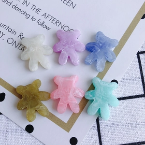 Set van 6 kleurrijke harsbeer DIY-accessoires met Baby-gravure en marmeren textuur