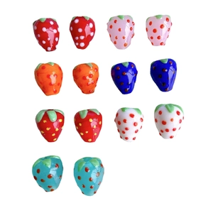 Set mit 14 handgefertigten Erdbeerperlen aus Glas in verschiedenen Farben für DIY-Schmuck