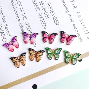 8er-Set bunte Schmetterlings-Anhänger aus Legierung in 4 Farben für DIY Schmuckdesign