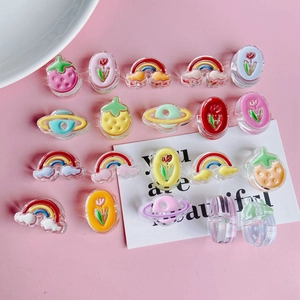 DIY hars bedeltjes met aardbei- en tulpvormen voor het maken van trendy haaraccessoires