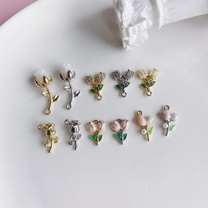 Squisiti ciondoli a fiore con rose e tulipani in oro e argento per gioielli fai-da-te