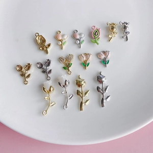 Pendenti a fiore in lega con disegni di rose e tulipani per accessori per gioielli fai da te