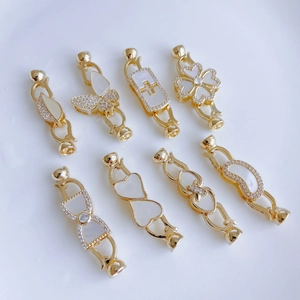 Connecteurs en Cuivre Plaqué Or Zirconia Nacre pour la Fabrication de Bijoux Papillon Cœur Trèfle Feuille Accessoire