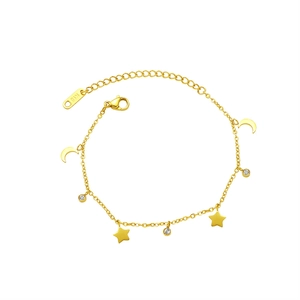 Goldenes Stern und Mond Armband aus Titan mit K18-Gravur auf weißem Hintergrund