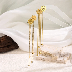 Élégantes Boucles d'Oreilles Traversantes Marguerite et Gland en Acier Inoxydable 304 Plaqué Or Boucles d'Oreilles Longues pour Femme