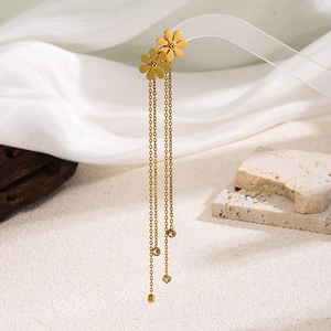 Boucles d'oreilles marguerites en acier titane plaqué or 18 carats avec longs glands