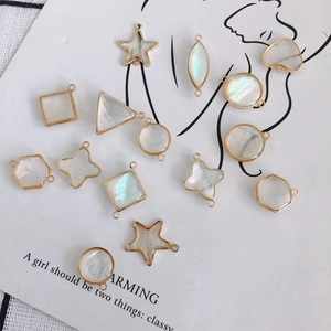 Pendentifs de Bijoux DIY Coquillage Nacre Connecteurs Géométriques Alliage Plaqués Or Breloques pour Boucles d'Oreilles Collier Étoile Cœur Formes Rondes Accessoires