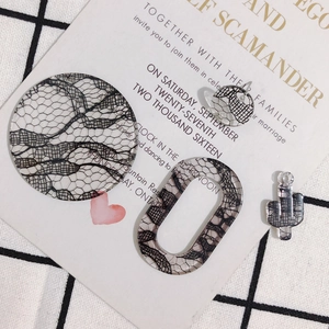 Accessoires de Création de Bijoux en Acrylique Rétro Français Texture de Dentelle Géométrie Rond Ovale Cactus Pendentifs DIY