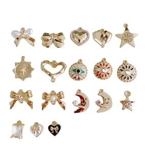 Set de breloques DIY avec oeil maléfique, nœud et lune en alliage plaqué or brillant