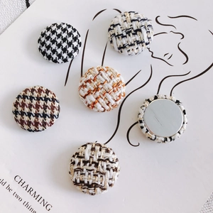 Assorted tweed houndstooth buttons in black white and brown for DIY clothing decoration