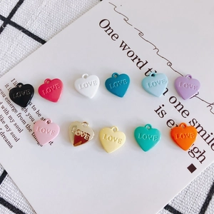Set di ciondoli LOVE a forma di cuore colorati per gioielli fai-da-te e orecchini