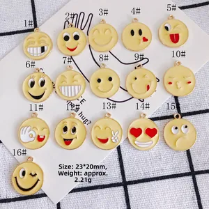 Set van 16 grappige gele emoji-bedeltjes van emaille voor DIY-sieraden en knutselen