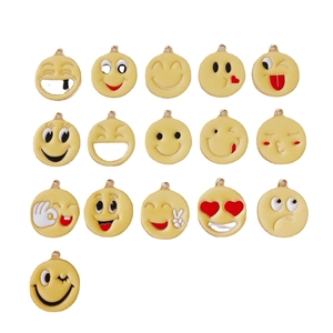 Set di 16 ciondoli emoji gialli in lega per gioielli fai-da-te con faccine divertenti