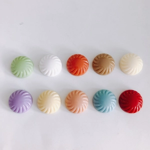 Ciondoli rotondi in resina colorata con spirale per accessori per capelli e gioielli DIY