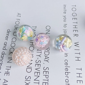Paillettes coeur colorées et perles dans des billes transparentes pour bijoux DIY