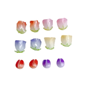 Pendentifs tulipes en résine mate avec dégradé de couleurs pour création de bijoux