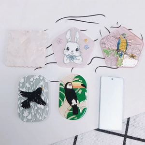 DIY Schmuckset mit niedlichen Acryl-Anhängern wie Kaninchen und Papageien für Ohrringe
