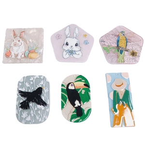 Cartoon-Acryl-Anhänger mit Kaninchen und Papageien für DIY-Schmuckherstellung
