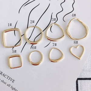 Ciondoli geometrici in lega d'oro lucido a forma di cuore tondo e quadrato per il fai-da-te