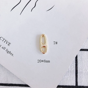 Detail van de 20x8mm vergulde koffieboon bedel voor het maken van DIY-sieraden en oorbellen