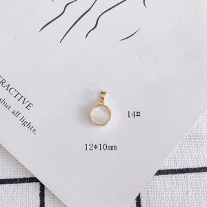 Detail of 18k gold plated round shell pendant for DIY jewelry making, 12x10mm size