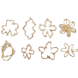 Colgantes de flores huecas doradas con perlas para crear pendientes y joyas DIY