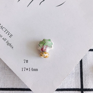 Détail de perle de palmier en céramique 17x14mm pour création de bijoux et artisanat