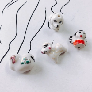 Cuentas de cerámica pintadas a mano con formas de animales lindos para creación de joyas