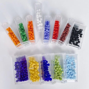 Kit creazione gioielli fai da te con perline di vetro da 4mm in 13 colori e scatole