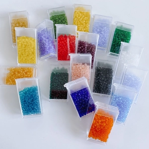 3mm bunte matte Glasperlen in transparenter Sortierbox für die DIY Schmuckherstellung