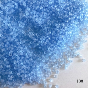 Λήψη macro από γαλάζιες γυάλινες χάντρες 2mm για χειροποίητα κοσμήματα DIY