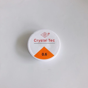 Λεπτομέρεια από διαφανή ελαστική κλωστή 0,6mm Crystal Tec για DIY κατασκευή κοσμημάτων
