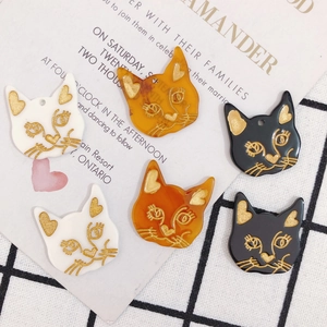 Pendentifs chat en résine acrylique DIY avec détails dorés pour création de bijoux